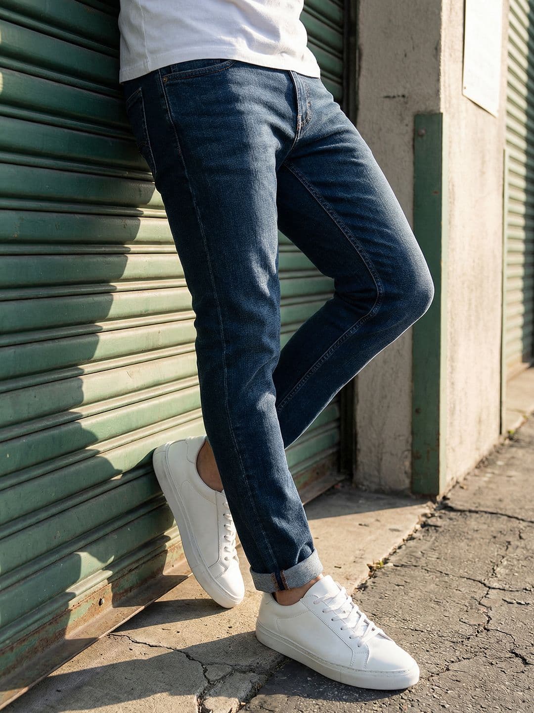 Roadster Men Blue Slim Tapered Fit Mid-Rise Clean Look Stretchable Jeans - view 1