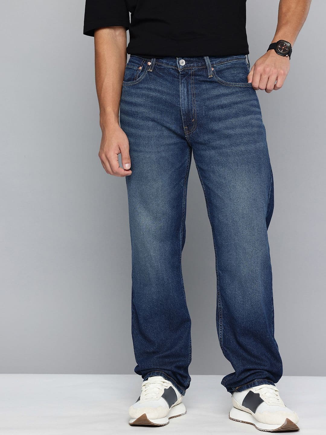 Levis Men 555 Relaxed Fit Mid-Rise Light Fade Stretchable Jeans - view 1