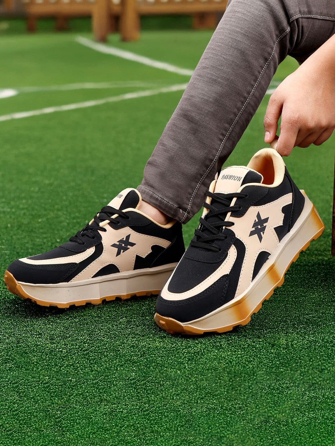 Bxxy Men's Latest Fashionable Sports Regular Running Lace-up Shoes - view 1