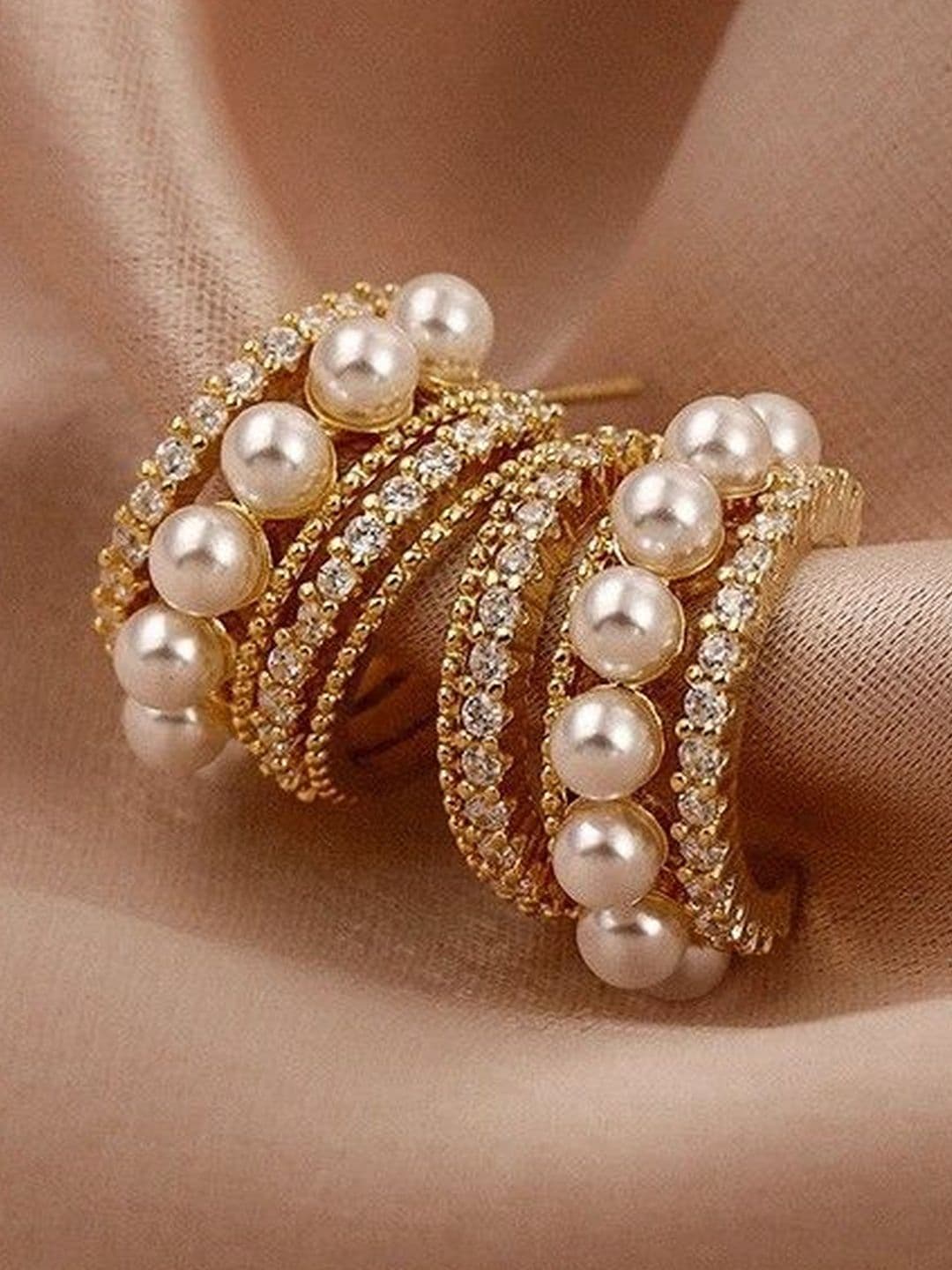 SZN Diamond Shaped Studs Earrings - view 1
