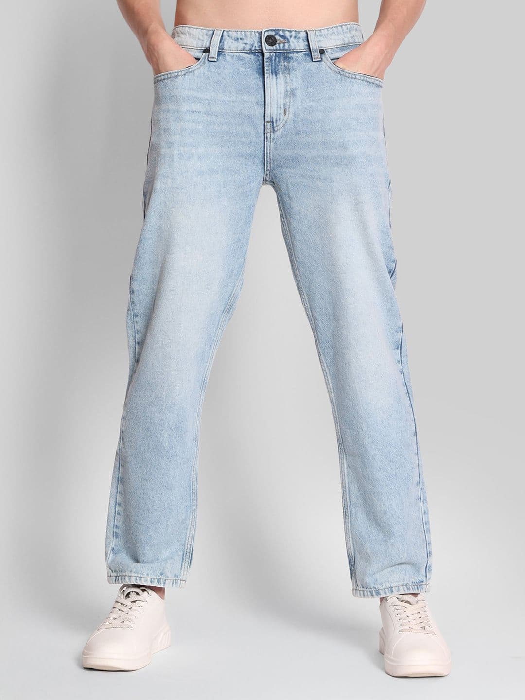 Bene Kleed Men Relaxed Fit Mid-Rise Clean Look Light Fade Cotton Jeans