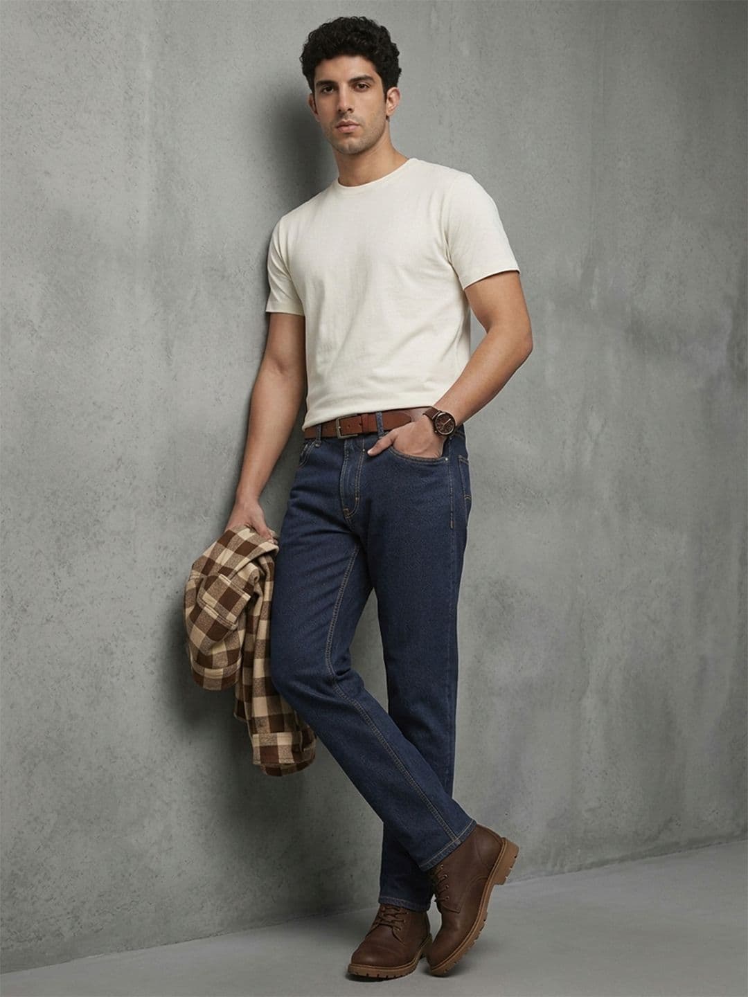 The Roadster Life Co. Men Straight Fit Stretchable Jeans With Bag