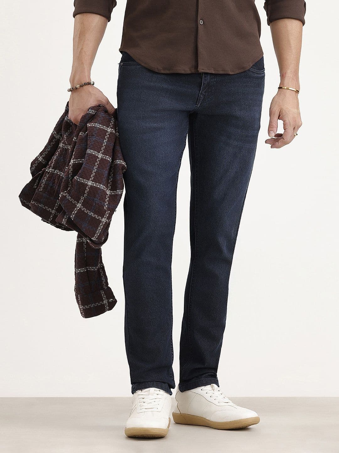 WROGN Men Slim Fit Mid-Rise Light Fade Stretchable Jeans