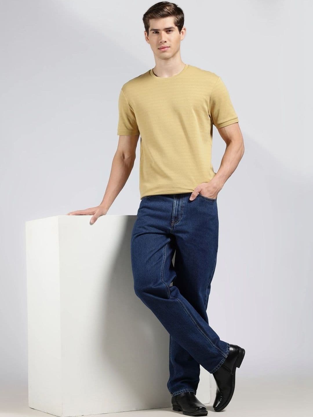 Calvin Klein Jeans Rinse-wash Regular Fit Mid Rise Jeans - view 1
