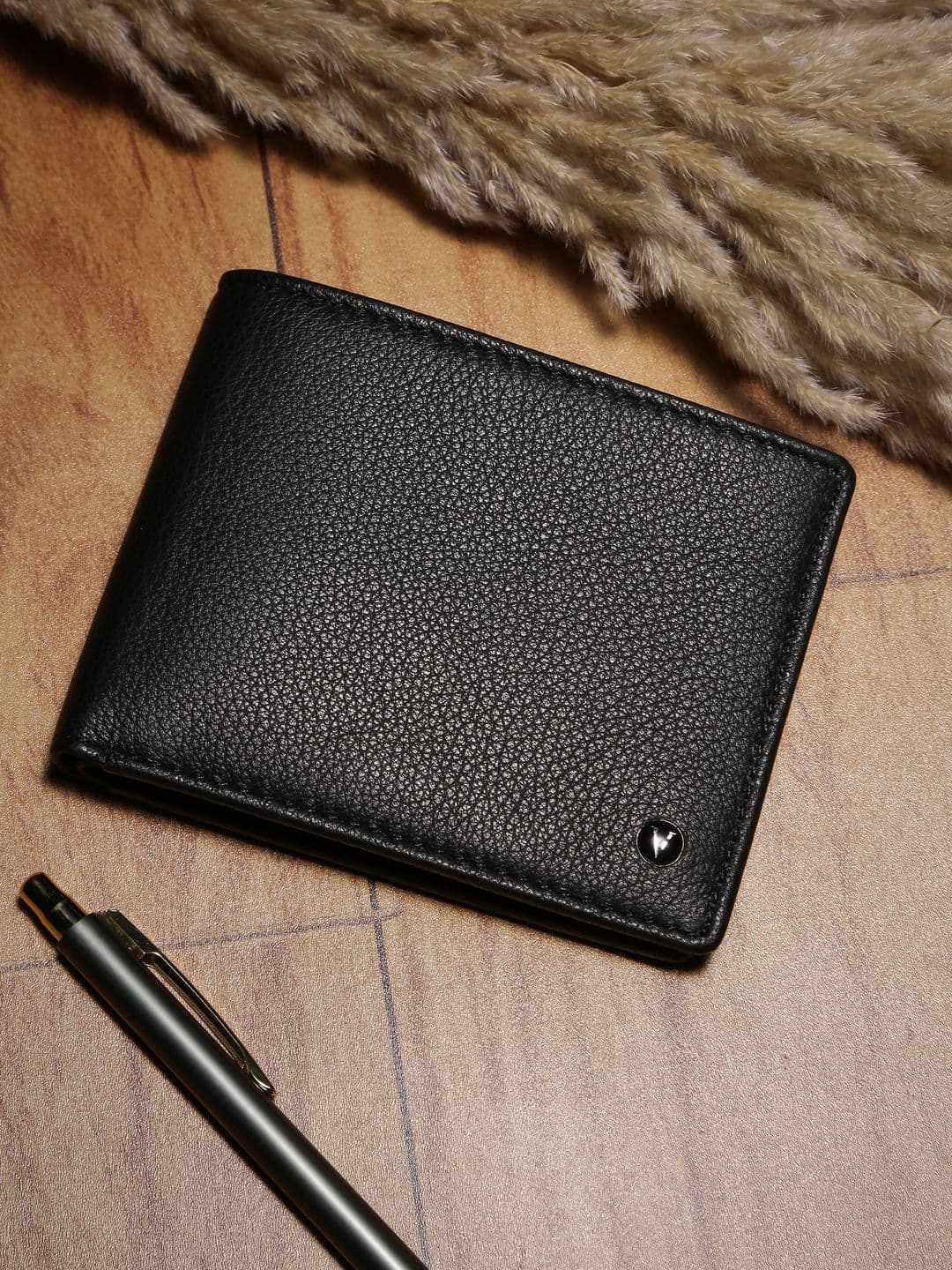Van Heusen Men Textured Leather Wallets