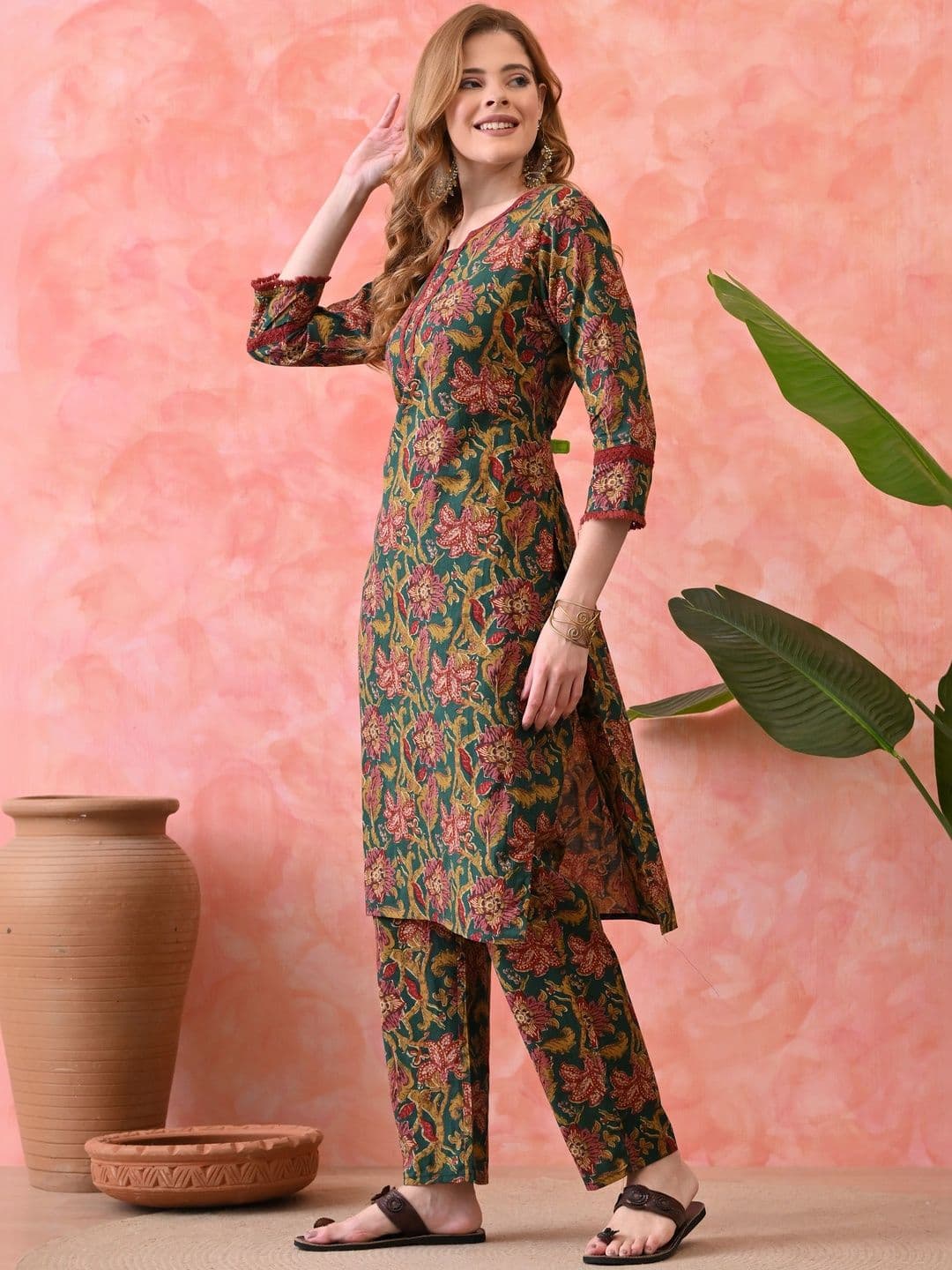 KJTRENDS Women Floral Printed Regular Pure Cotton Kurta with Pyjamas - view 1