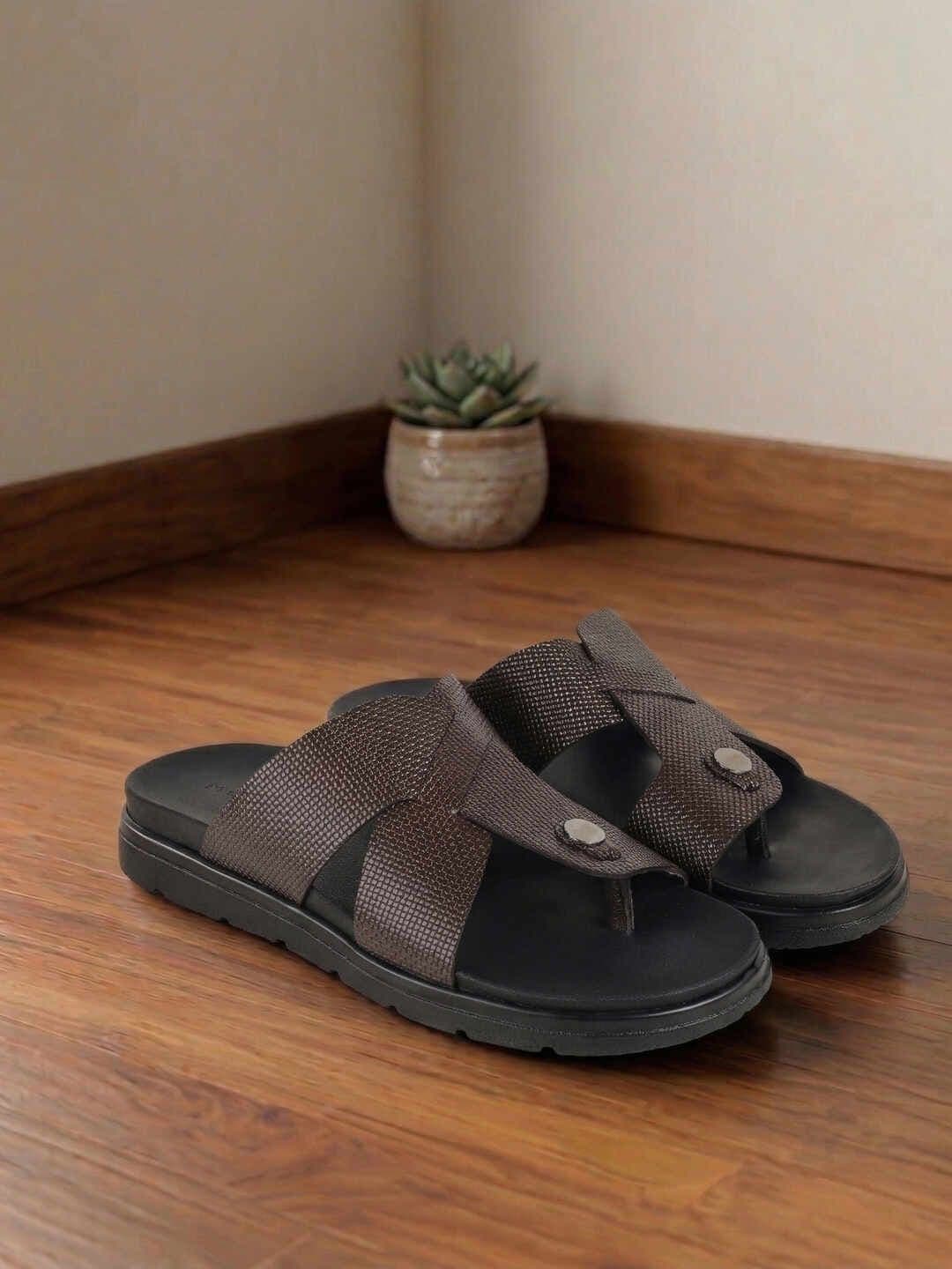 Metro Men Room Slippers - view 1