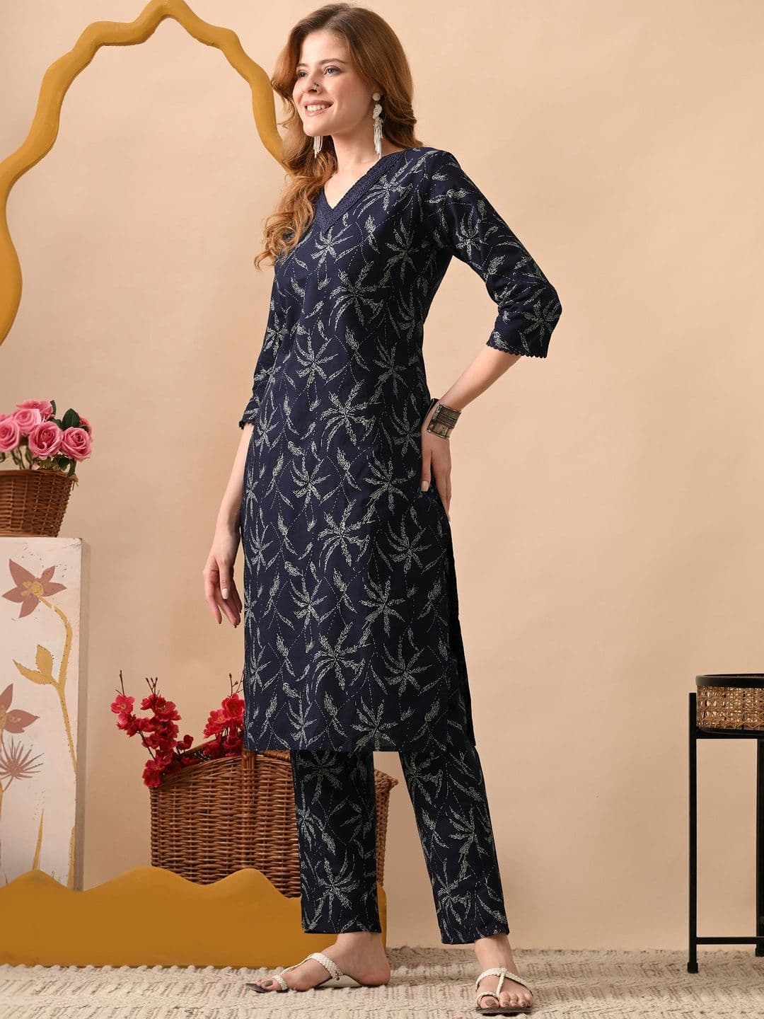 KJTRENDS Women Floral Printed Regular Pure Cotton Kurta with Pyjamas - view 1