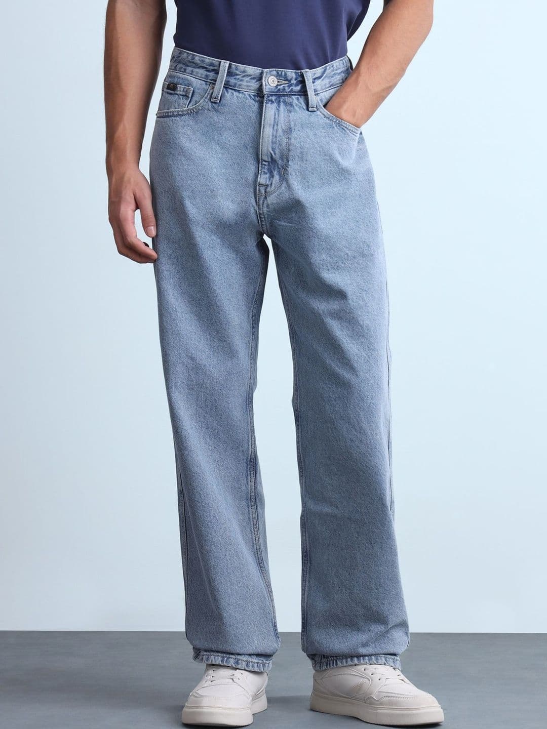 Flying Machine Men Relaxed Fit Mid-Rise Light Fade Stretchable Jeans - view 1