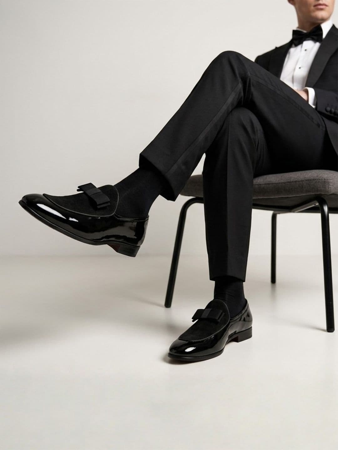 Cliff Fjord Men Bow Detail Formal Loafers - view 1
