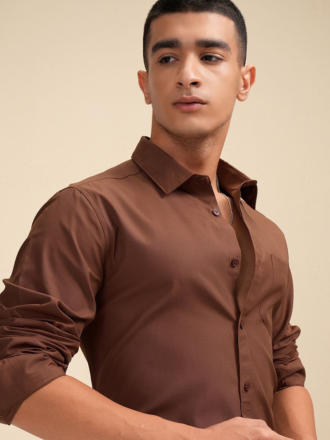 HIGHLANDER Men Solid Casual Shirt