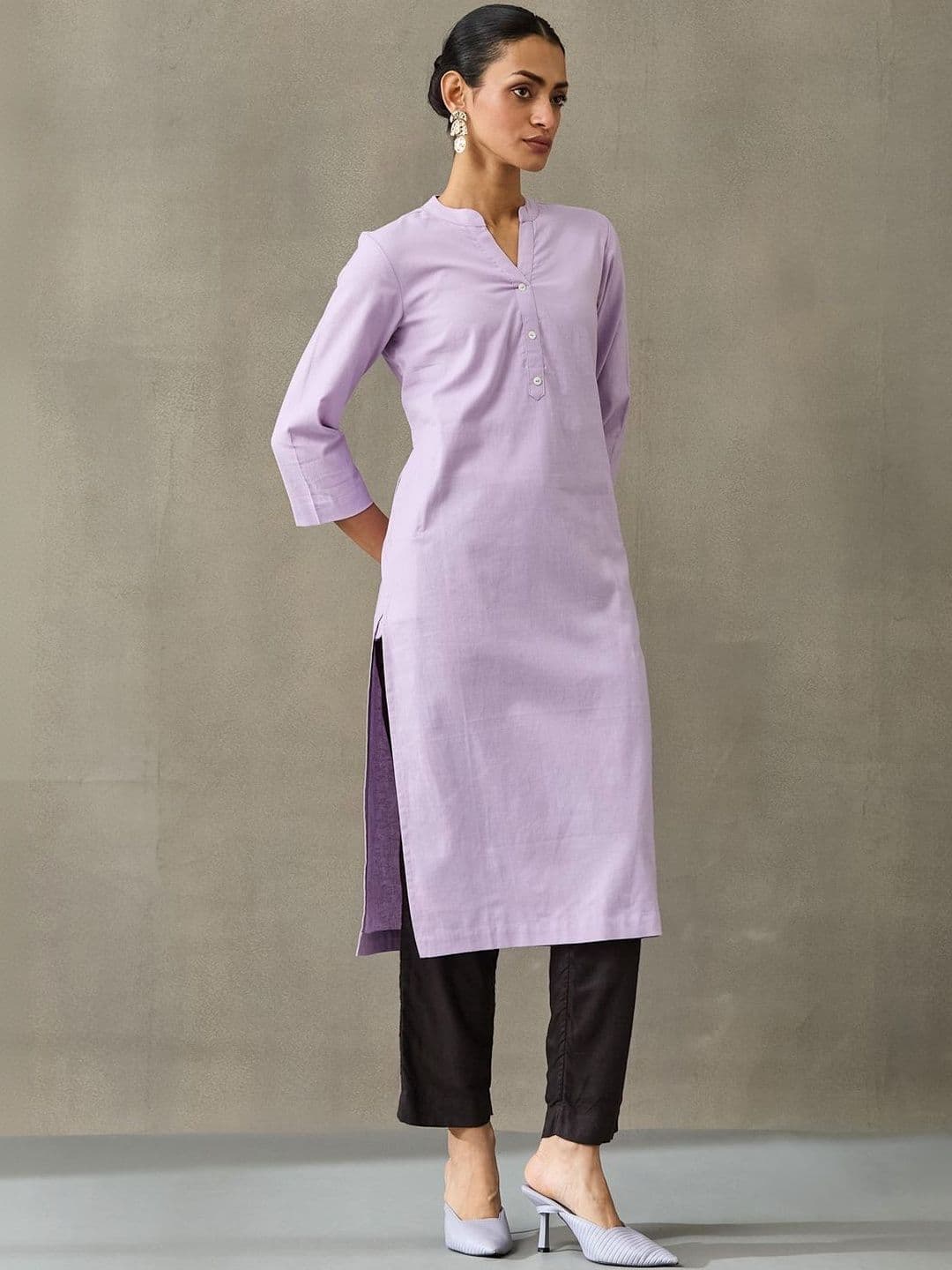 Navibhu Structured Women Thread Work Kurta - view 1