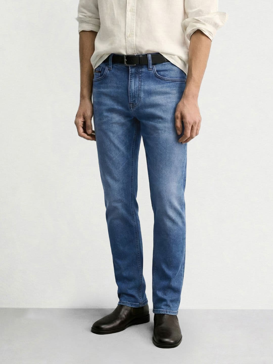 The Indian Garage Co Men Slim Fit Mid-Rise Light Fade Stretchable Jeans - view 1
