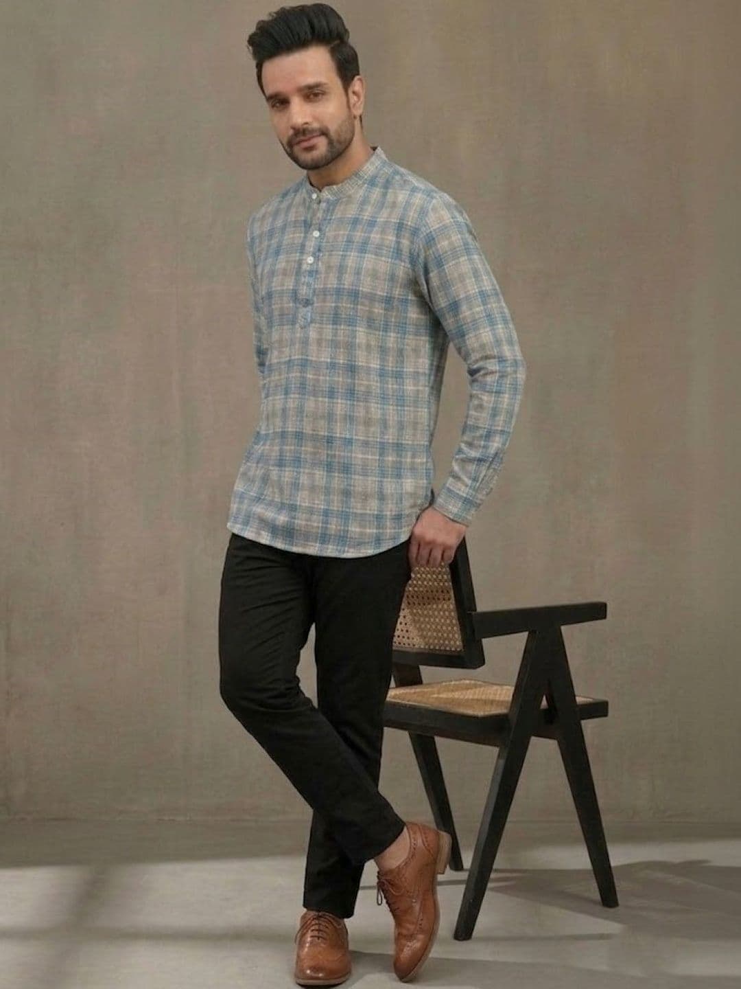 Anouk Rustic Men Checked Flared Sleeves Thread Work Handloom Kurta - view 1