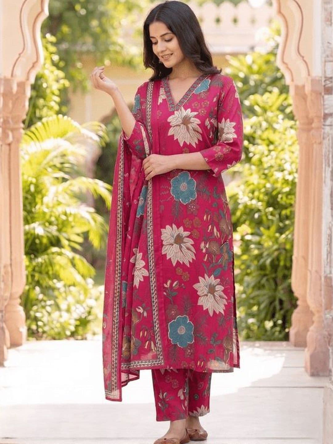 MYRIE Women Floral Printed Regular Kurta with Trousers & With Dupatta - view 1