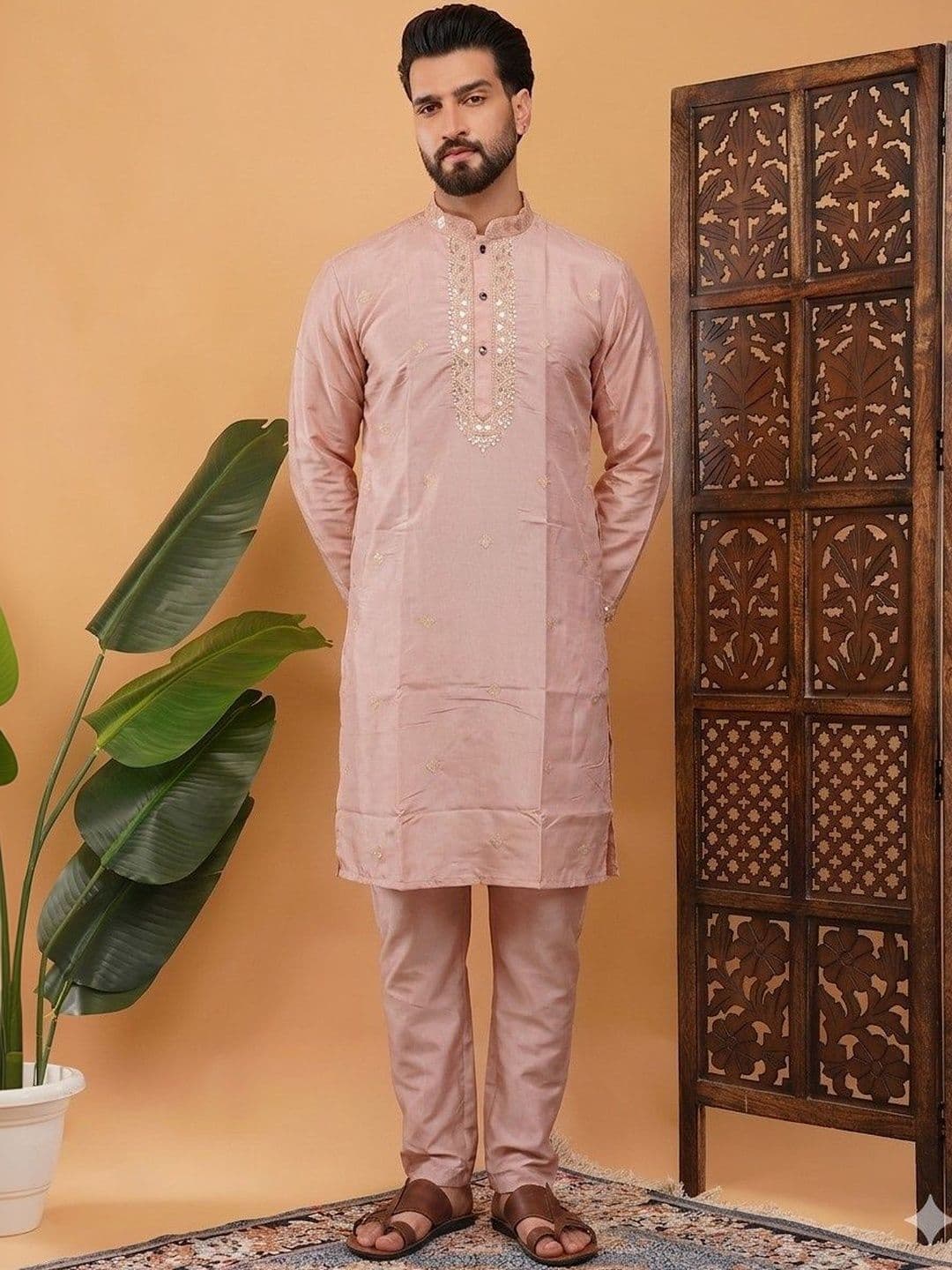 Shiv Leela Men Embellished Mirror Work Kurta - view 1
