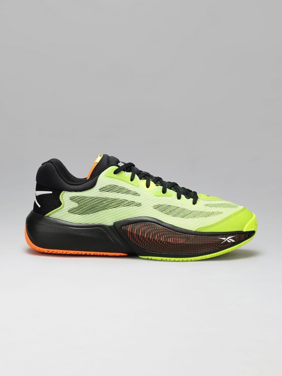 Reebok Engine A 26 Se Men Lace-Ups Basketball Sports Shoes - view 1