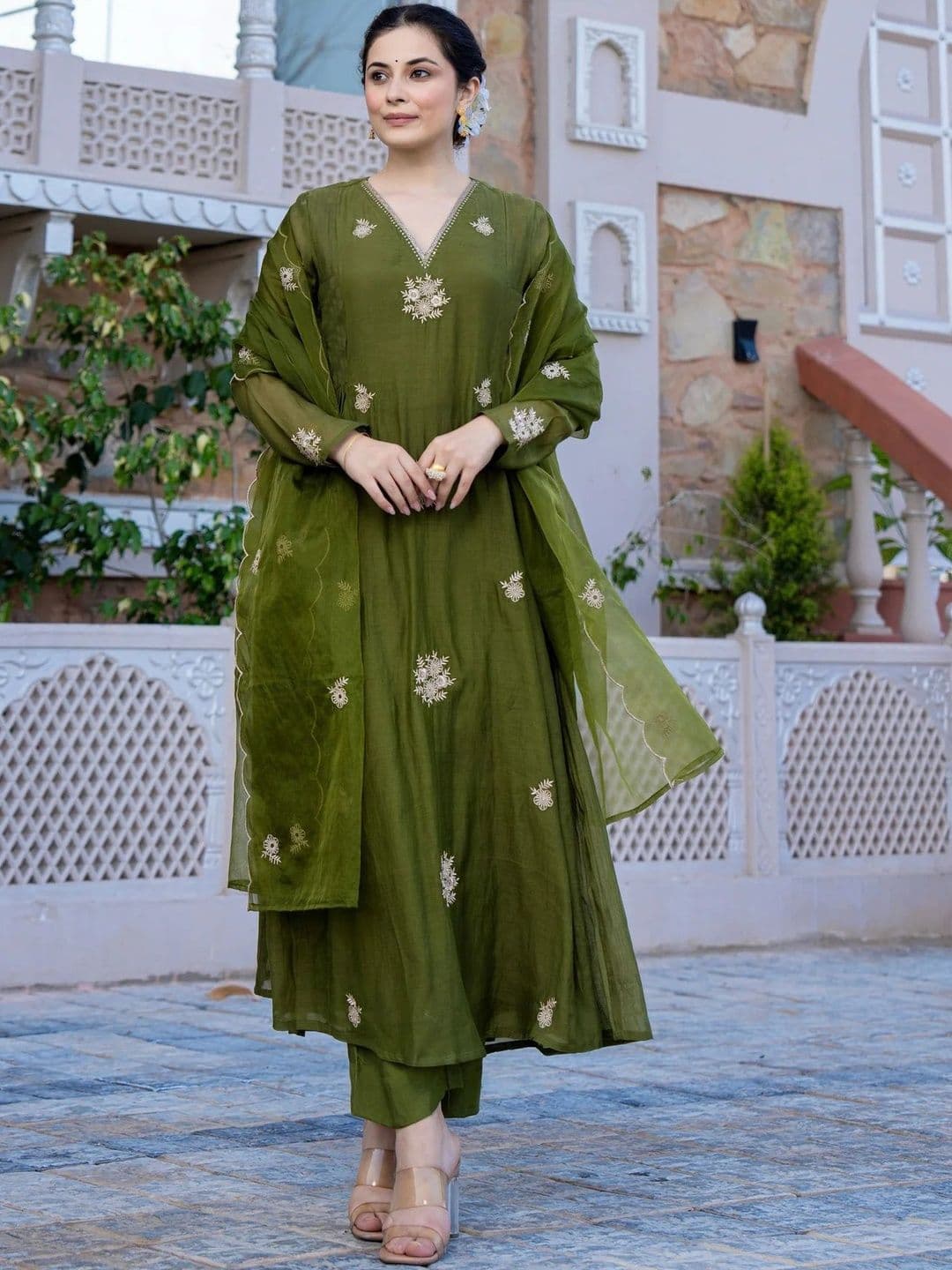 Keitra Women Ethnic Motifs Embroidered Tiered Thread Work Kurta with Trousers & With Dupatta - view 1