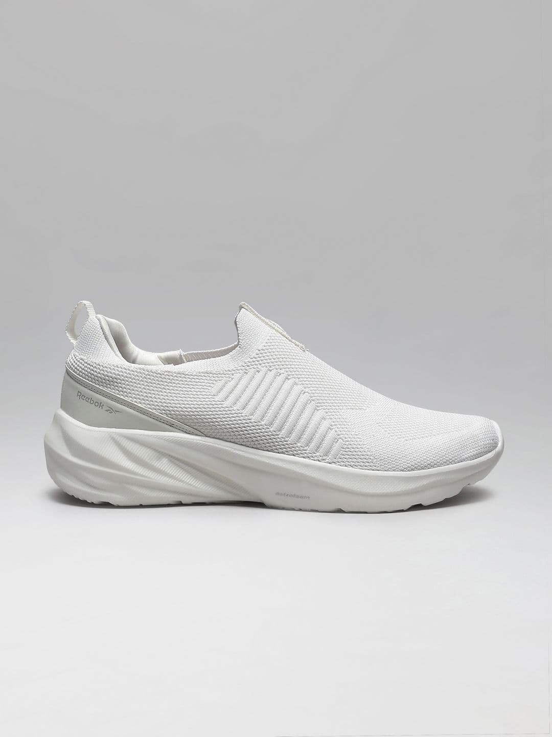 Reebok Astrofoam Auro Men Slip-on Walking Sports Shoes - view 1