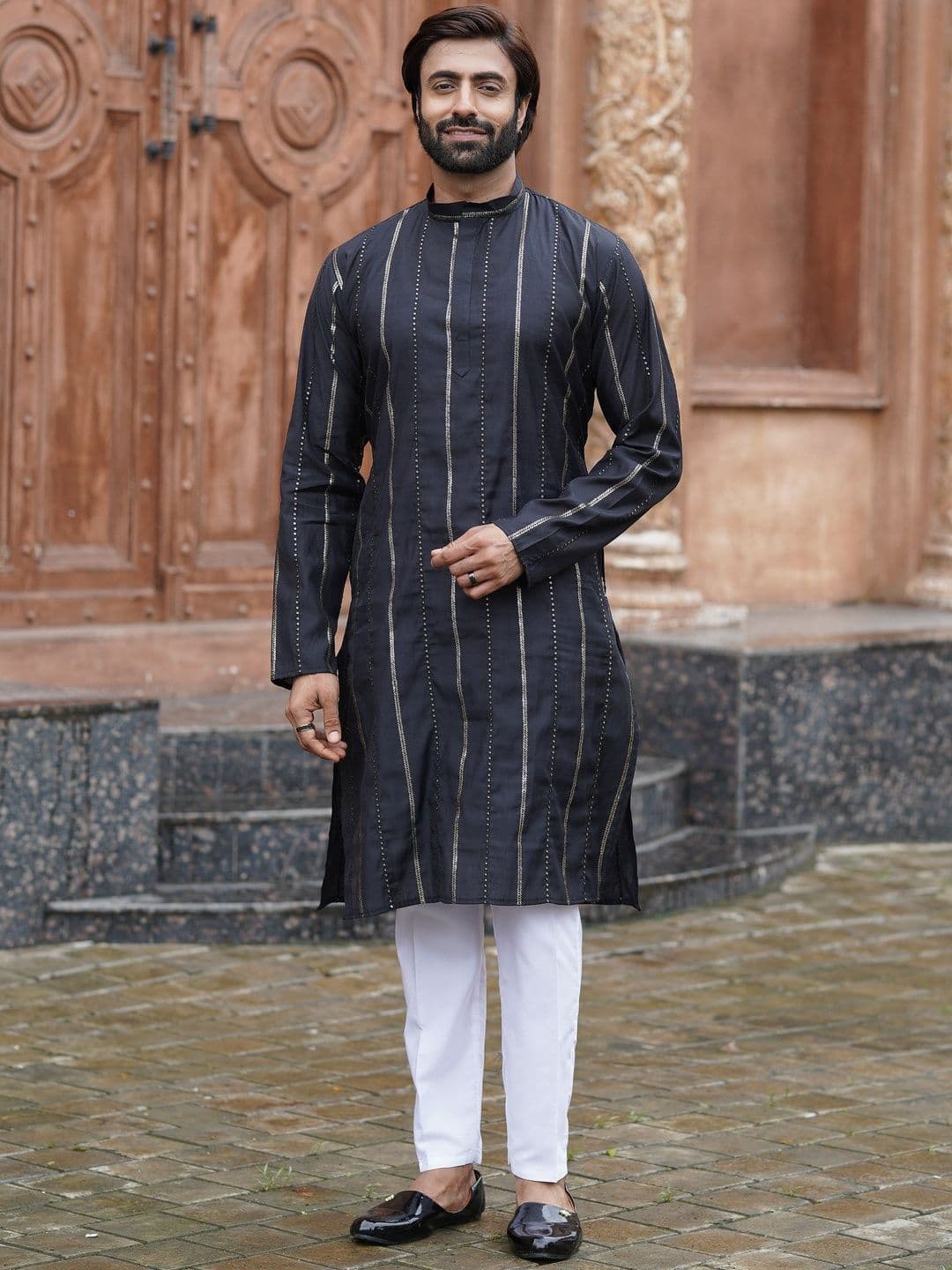 House of Pataudi Embroidered Mandarin Collar Knee Length Straight Kurtas - view 1