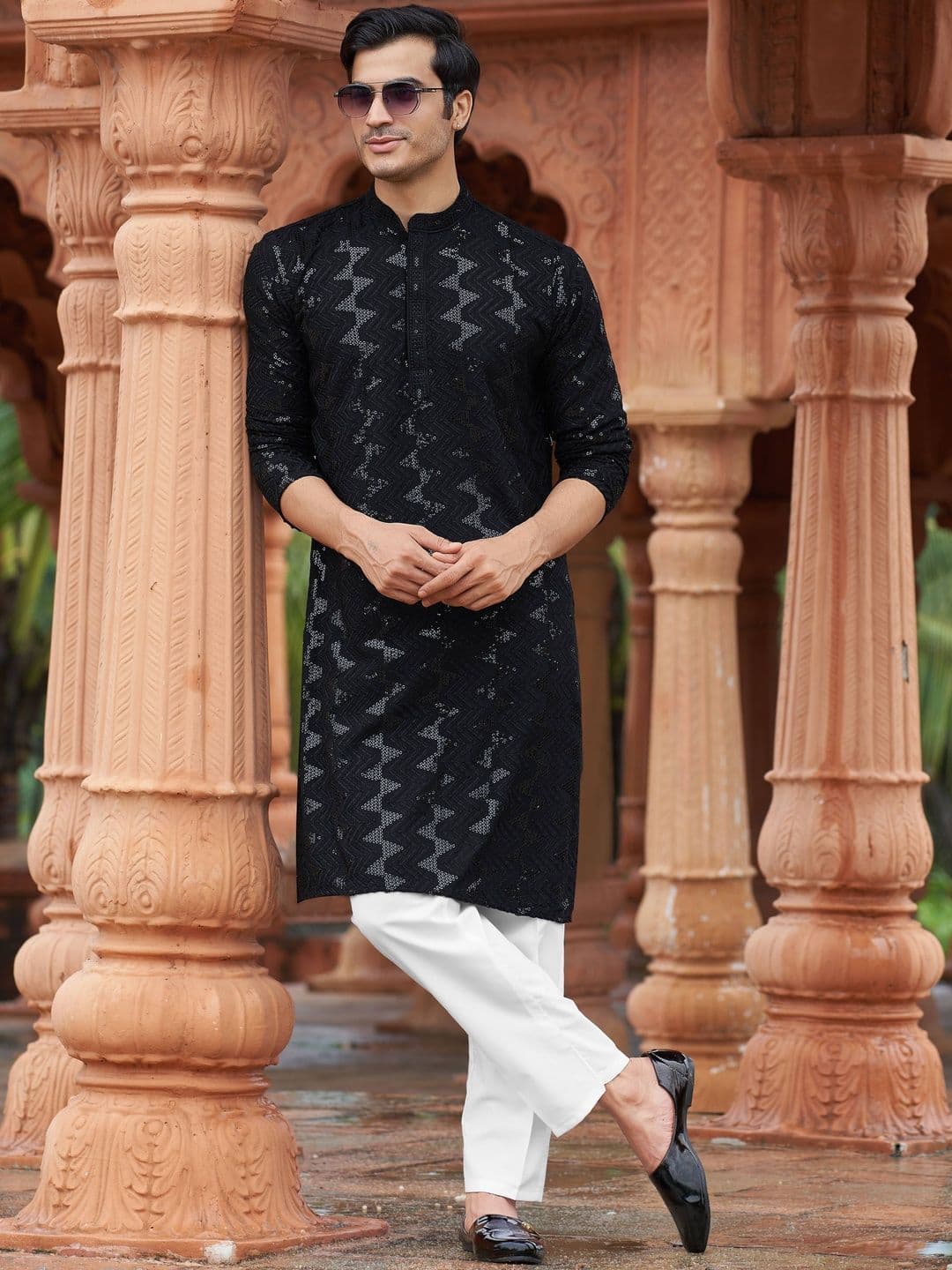 House of Pataudi Men Embellished Sequinned Grandeur & Majestic Artwork Kurta - view 1