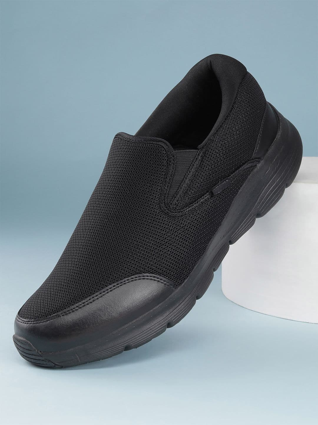 AVANT Men AirCruise Slip-On Walking Shoes - Black - view 1