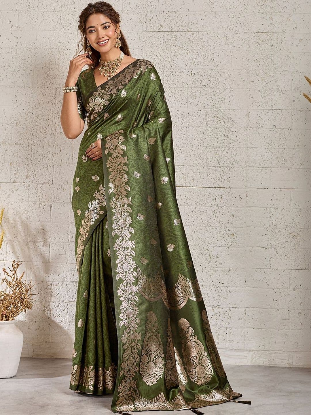 PBS PRINTS Ethnic Motifs Zari Silk Blend Heavy Work Banarasi Saree - view 1