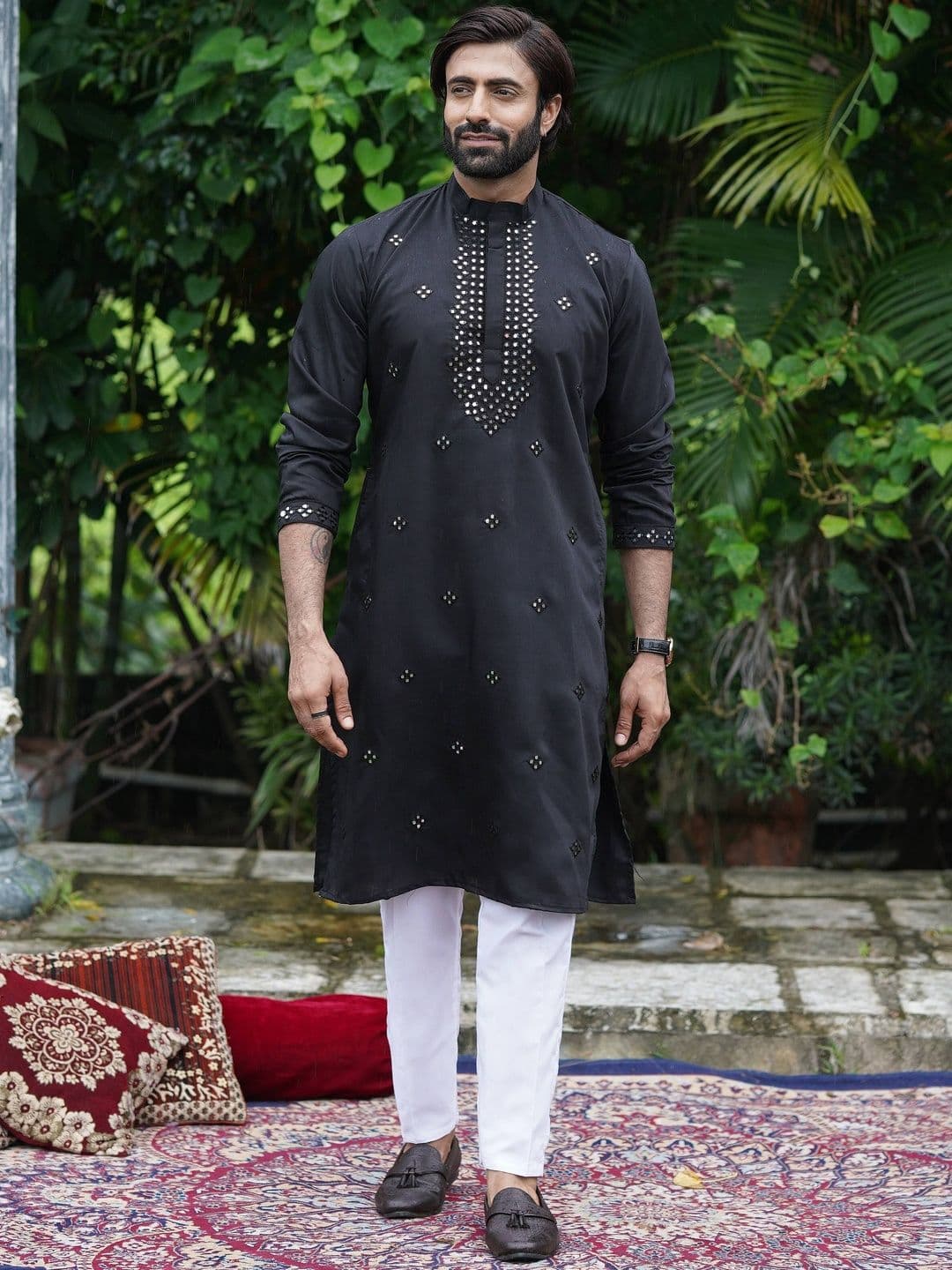 House of Pataudi Embroidered Mandarin Collar Knee Length Straight Kurtas - view 1