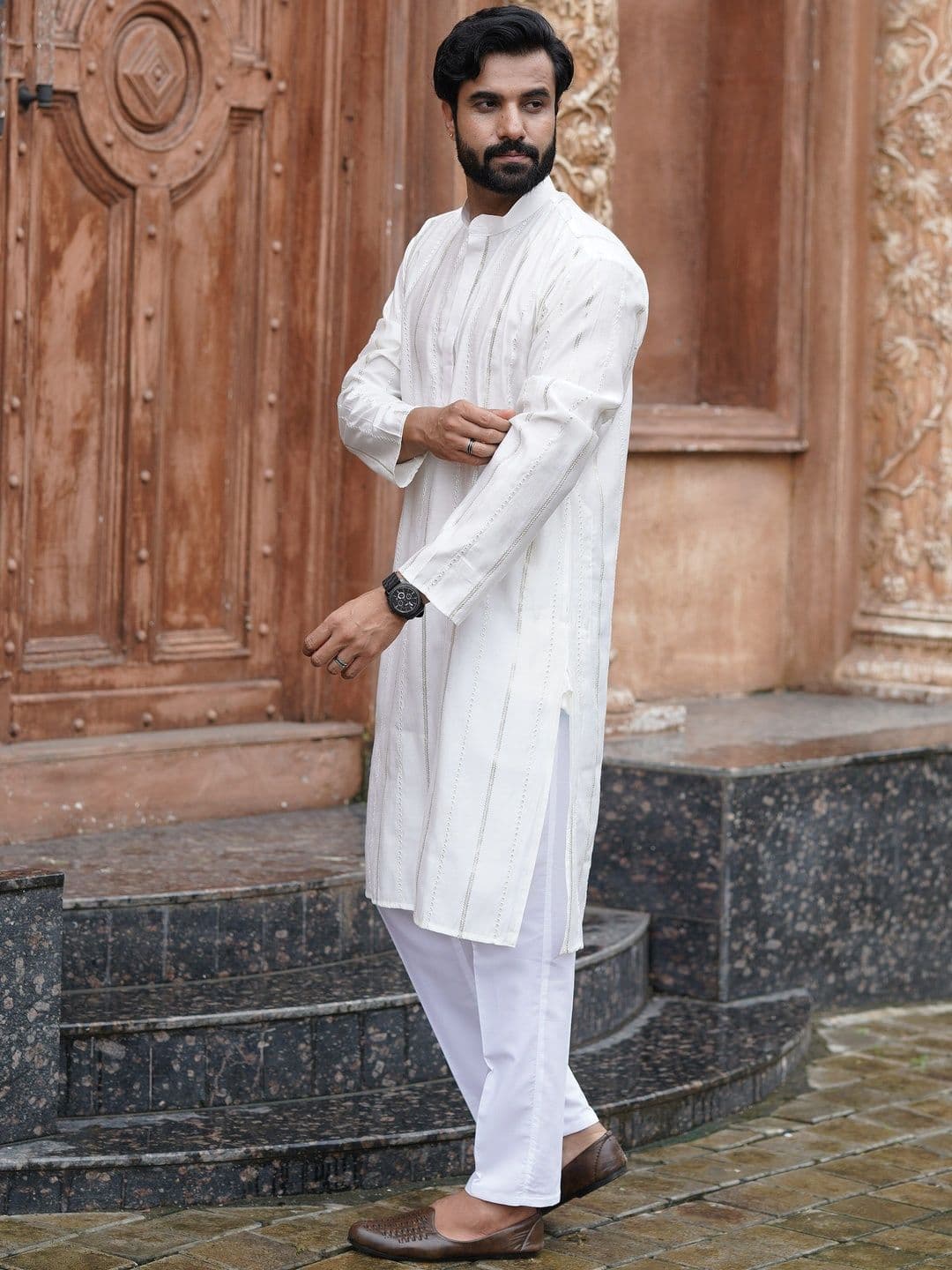 House of Pataudi Embroidered Mandarin Collar Knee Length Straight Kurtas - view 1