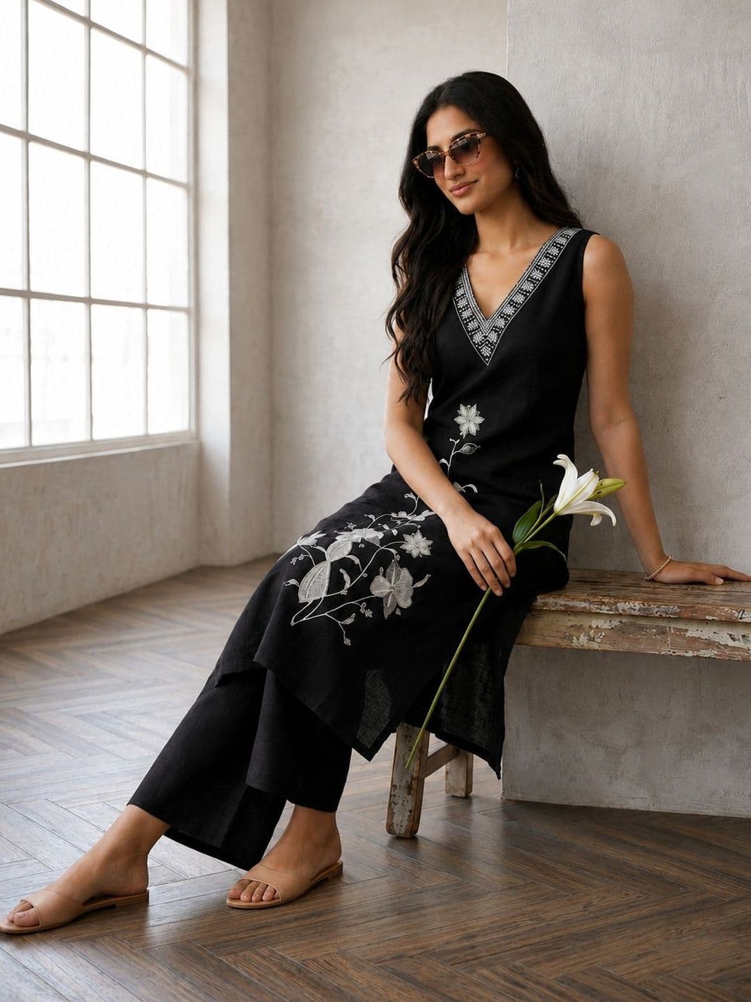 HERE&NOW Women Floral Embroidered Regular Thread Work Kurta with Palazzos - view 1