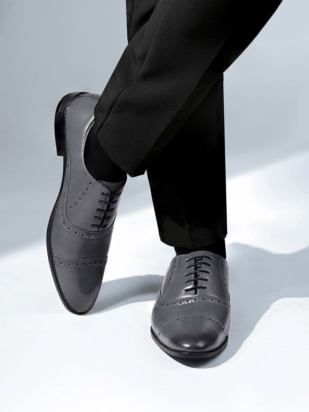 LOUIS STITCH
Men Textured Formal Lace Up Oxford Shoes - view 1