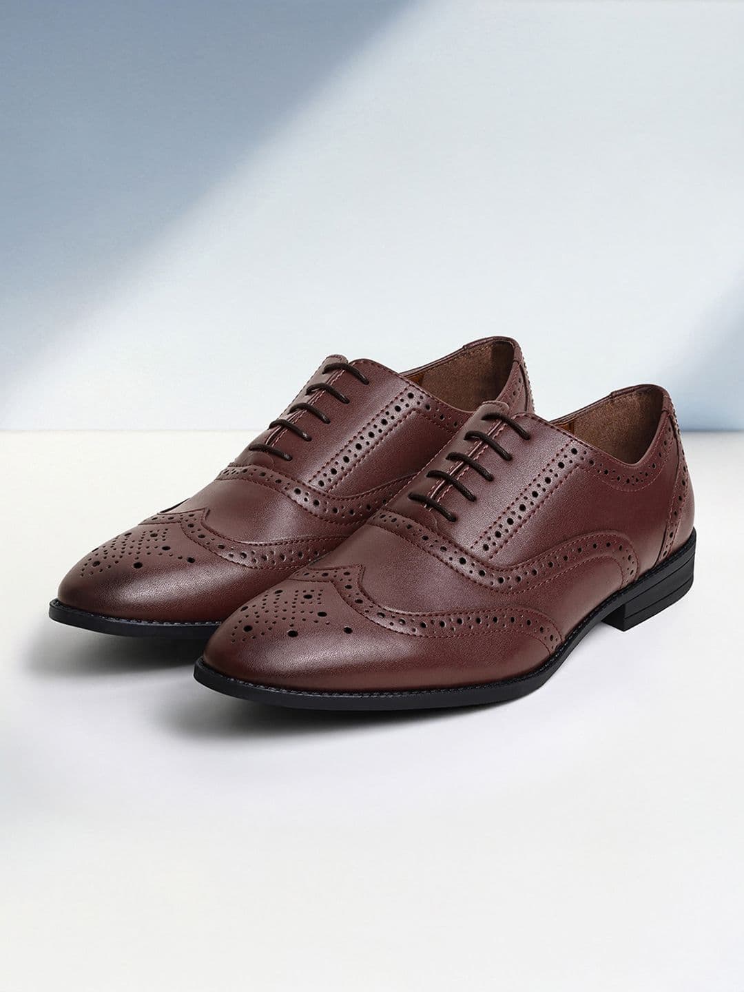 LOUIS STITCH
Men Textured Formal Lace Up Brogue Shoes - view 1