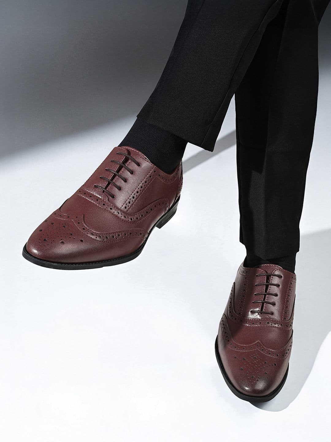 LOUIS STITCH
Men Textured Formal Lace Up Brogue Shoes - view 1