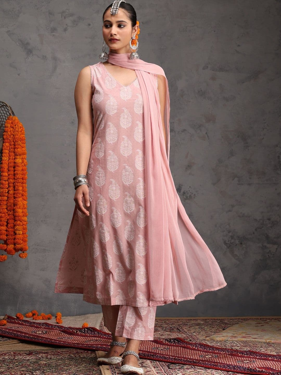 Khushal K Women Ethnic Motifs Printed Regular Pure Cotton Kurta with Trousers & With Dupatta - view 1