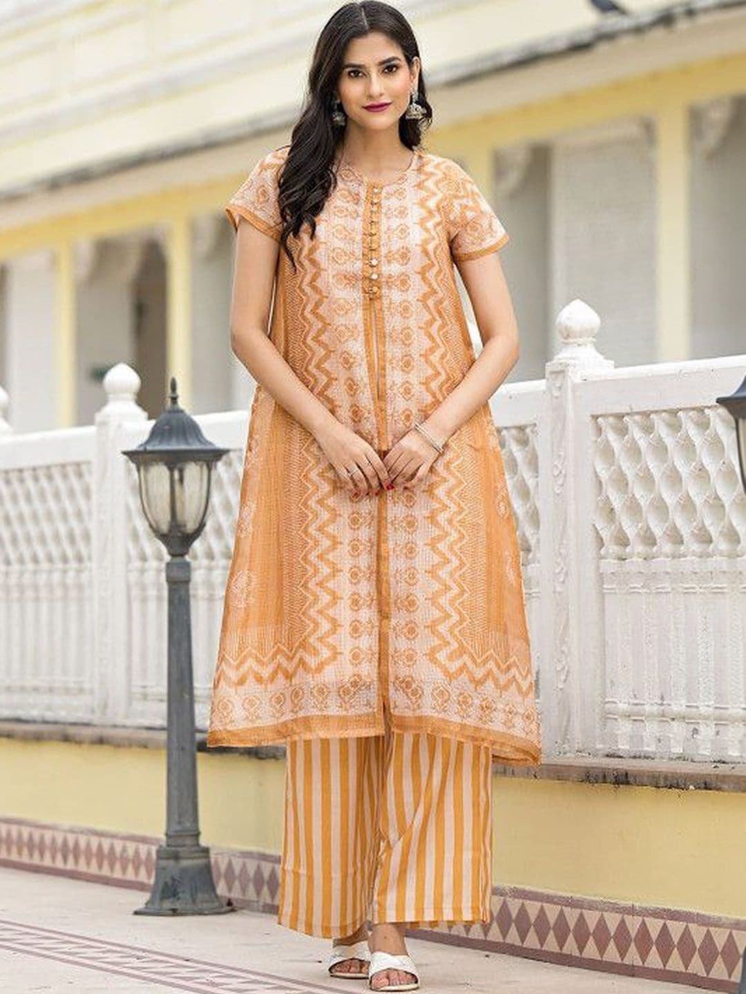 Sangria Printed Linen Round Neck Kurta & Palazzos - view 1