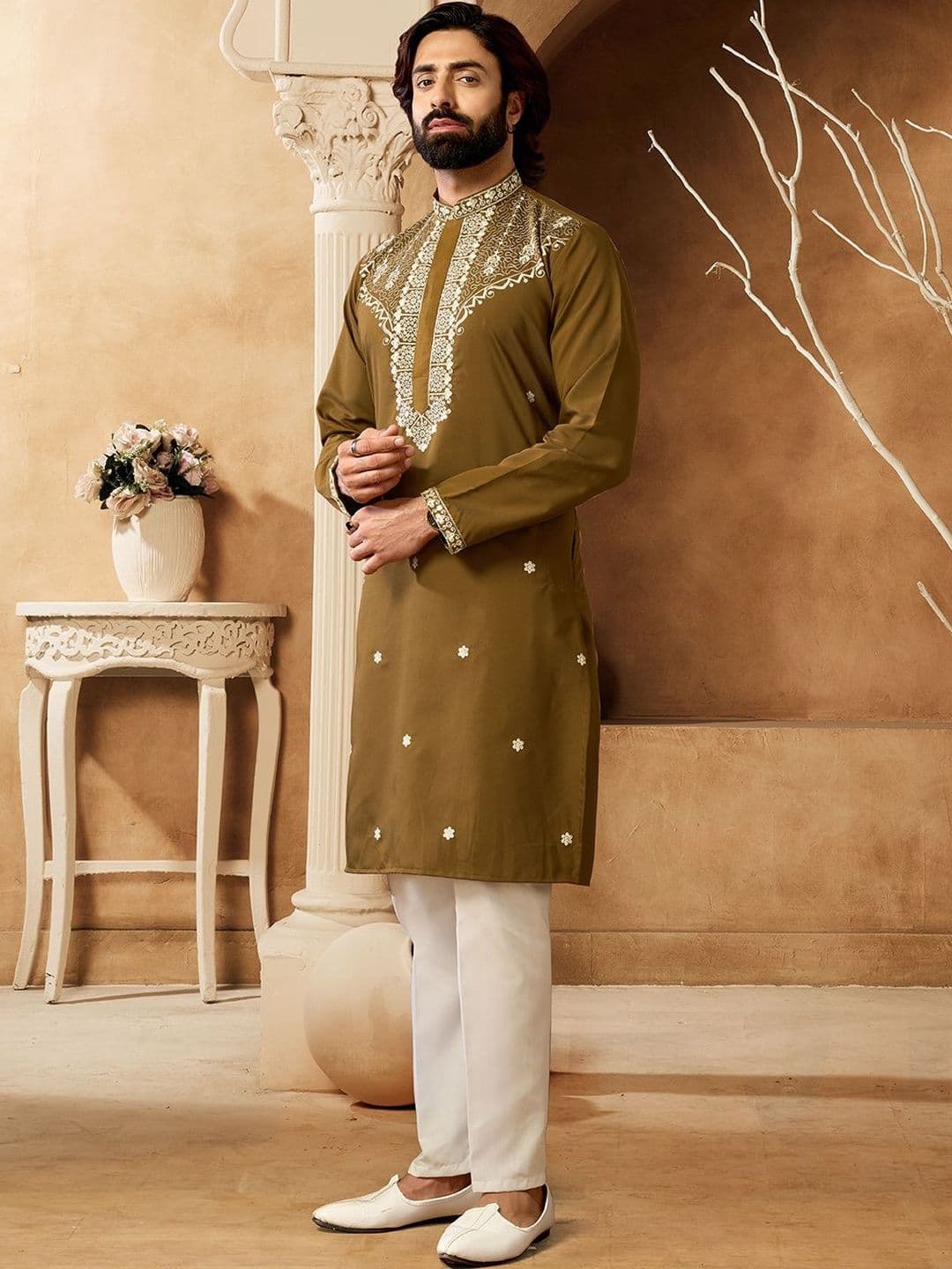 House of Pataudi Embellished Cotton Mandarin Collar Knee Length Straight Kurta - view 1