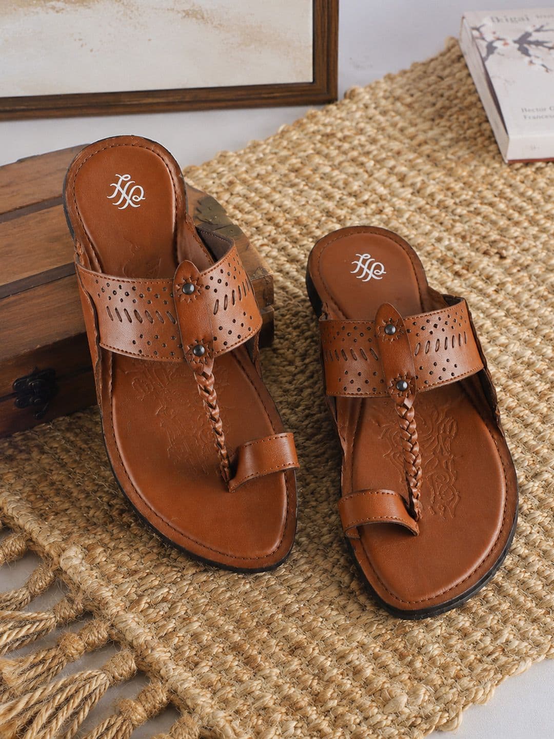 House of Pataudi Men Comfortable Kolhapuri Sandals - view 1
