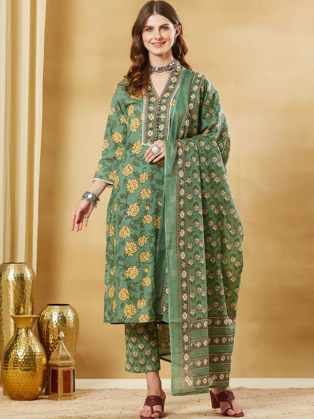 Divena Women Floral Printed Regular Pure Cotton Kurta with Trousers & With Dupatta - view 1