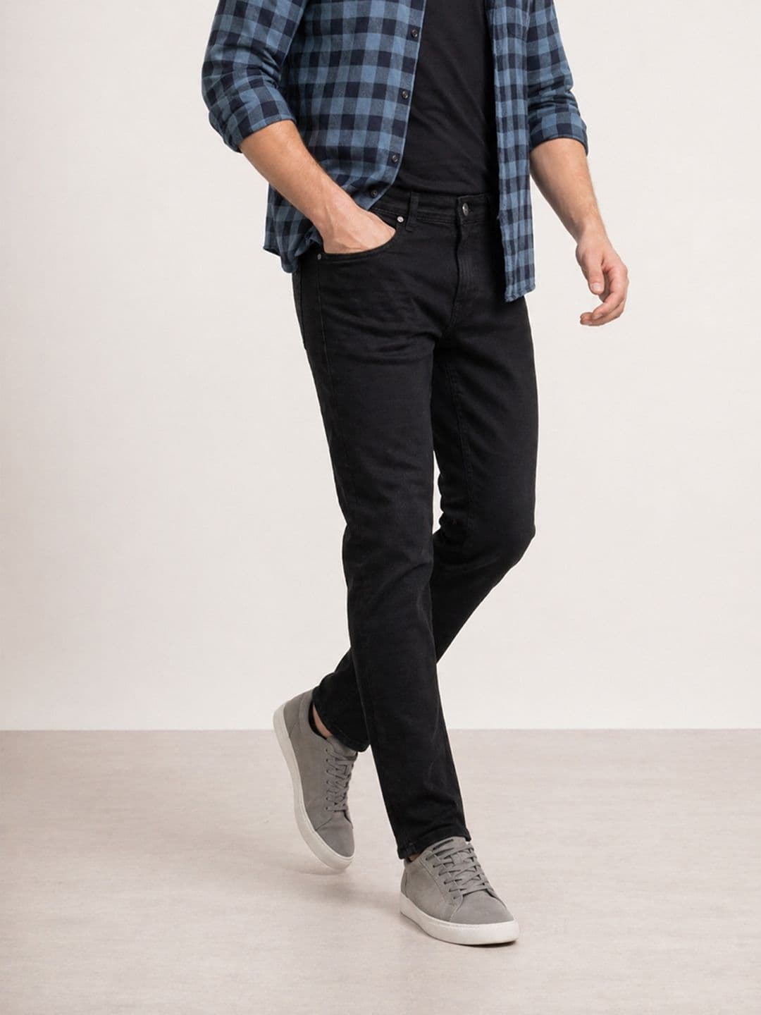 WROGN Men Straight Fit Light Fade Stretchable Jeans