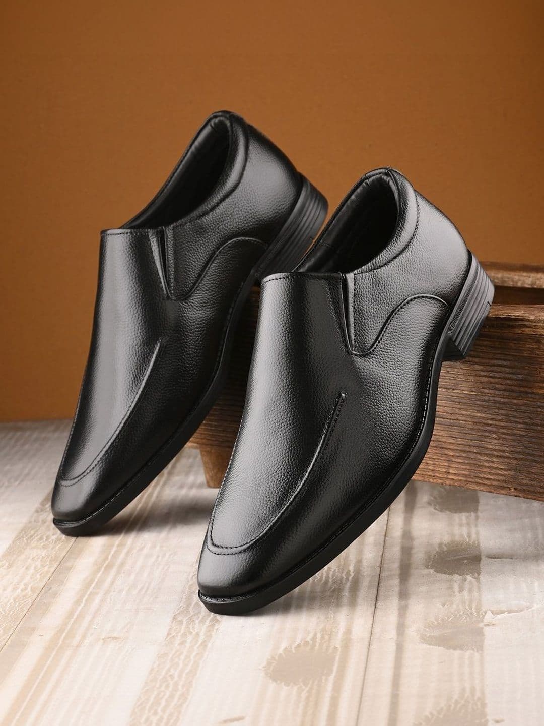 House of Pataudi Men Textured Leather Pointed Toe Slip-On Slip-On Shoes Formal Shoes - view 1