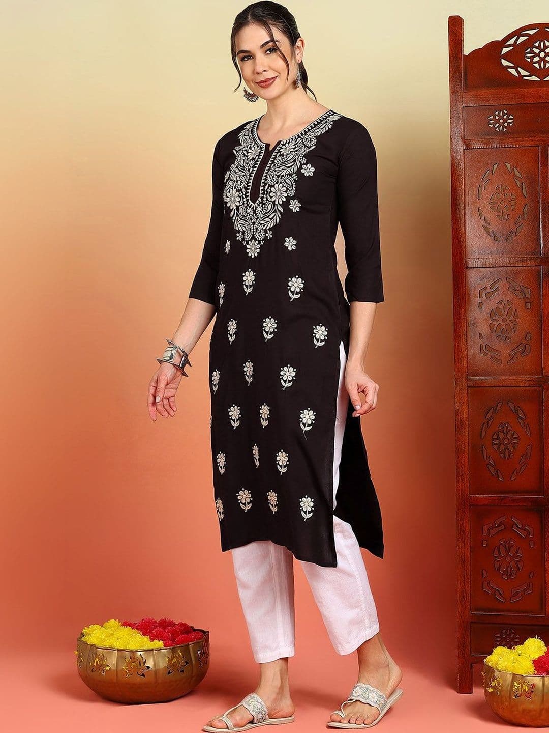 TOP N THREAD Women Brown Floral Embroidered Chikankari Straight Kurta - view 1