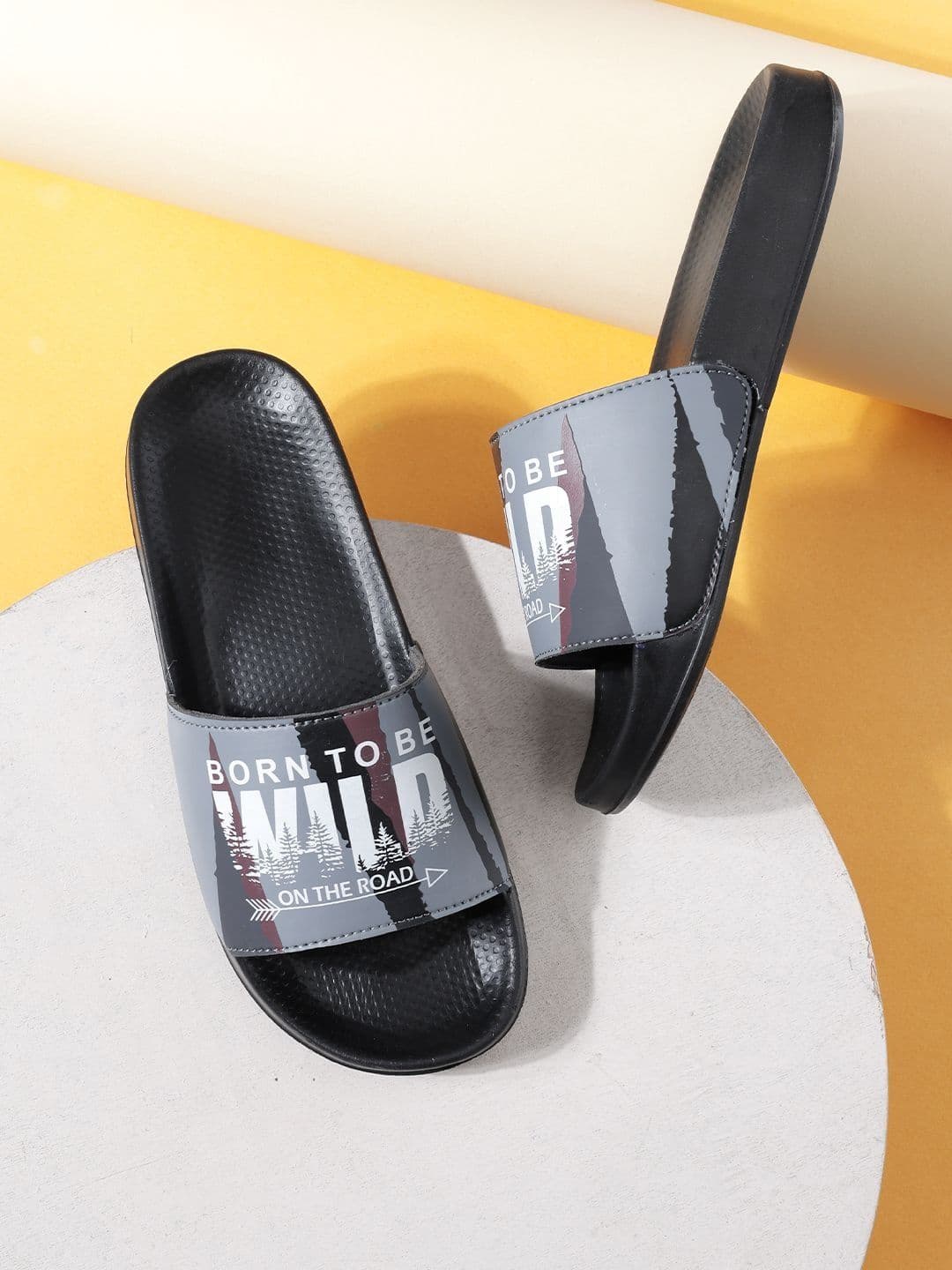 SCHOOZI Men Printed Sliders - view 1