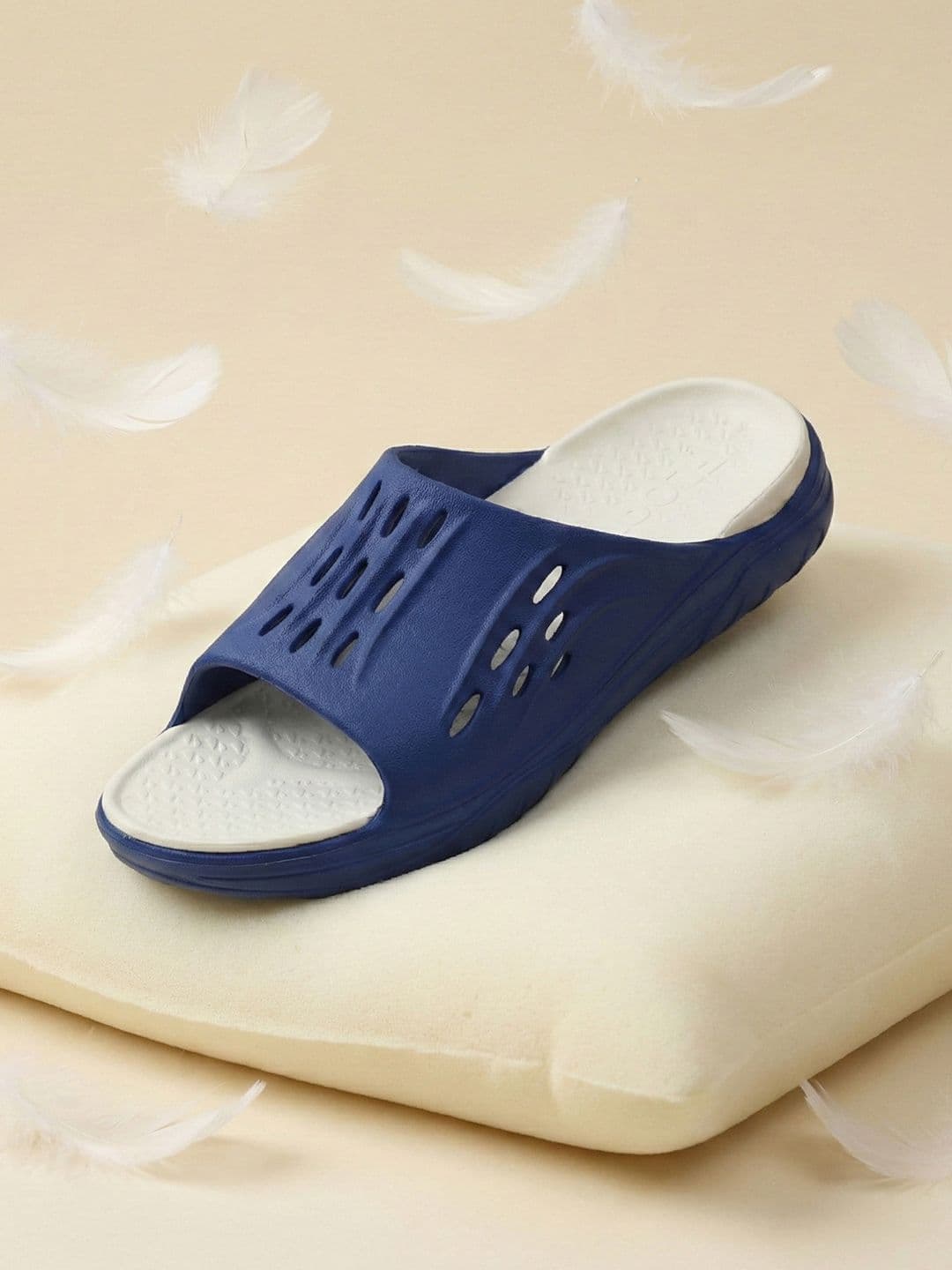 Floatz by Bata Men Lightweight Sliders - view 1