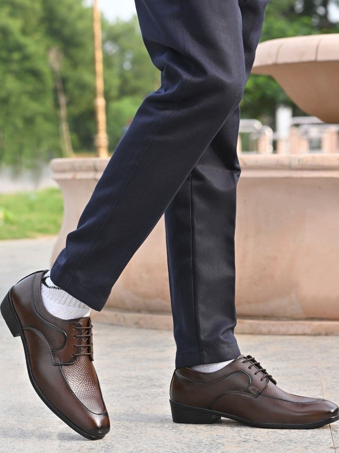 Provogue Men Textured Pointed Toe Lace-Ups Formal Derbys - view 1