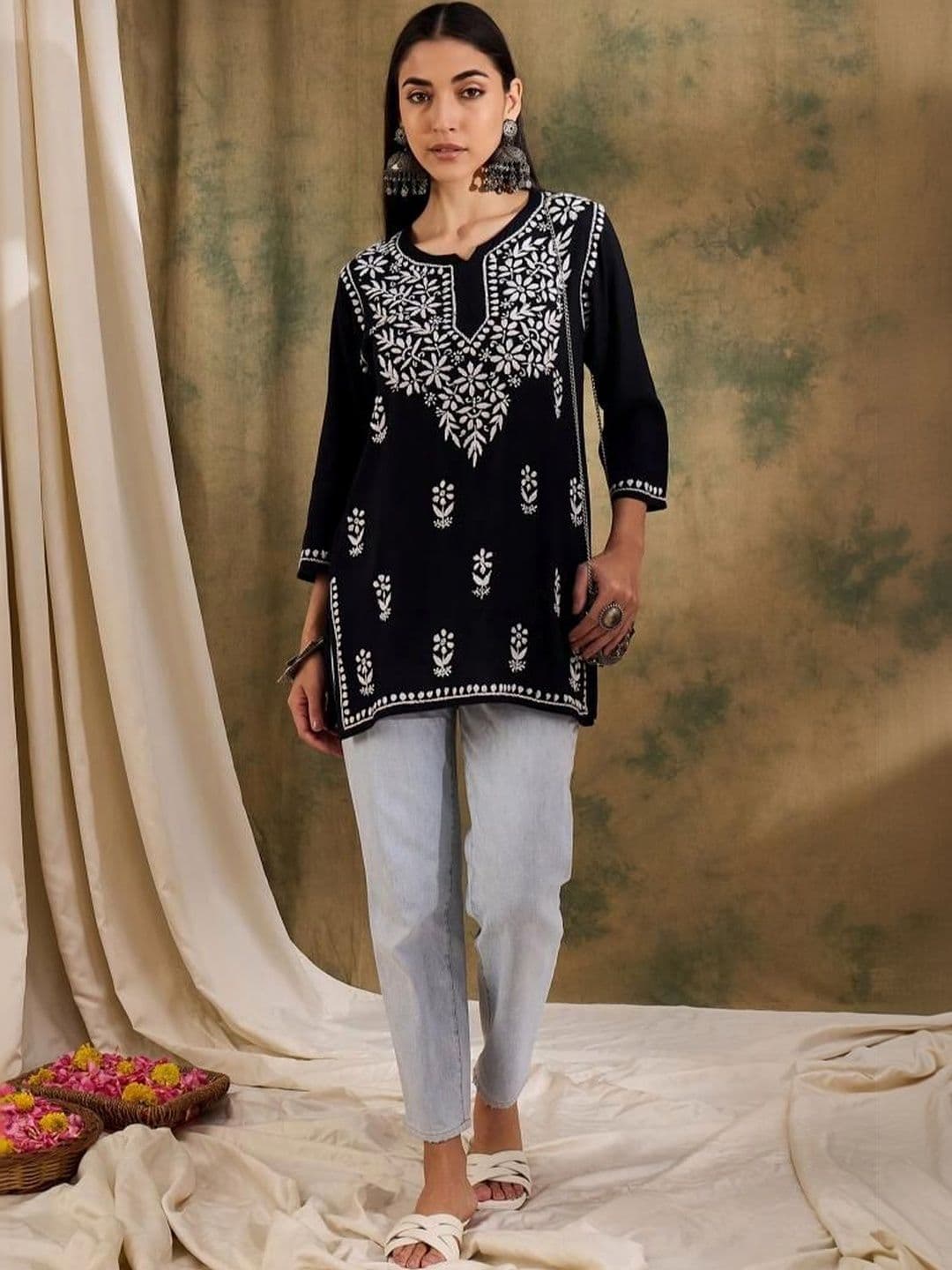 Anouk X fwd Floral Embroidered Chikankari Chikankari Kurti - view 1