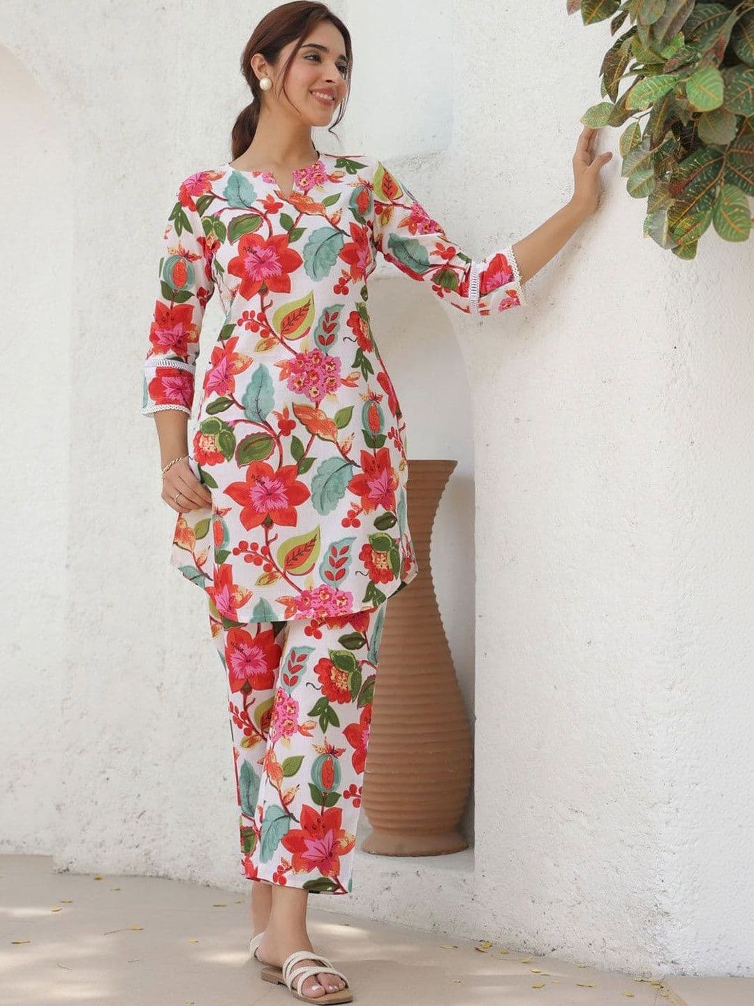 SZN Women Floral Printed Regular Kurta with Trousers - view 1