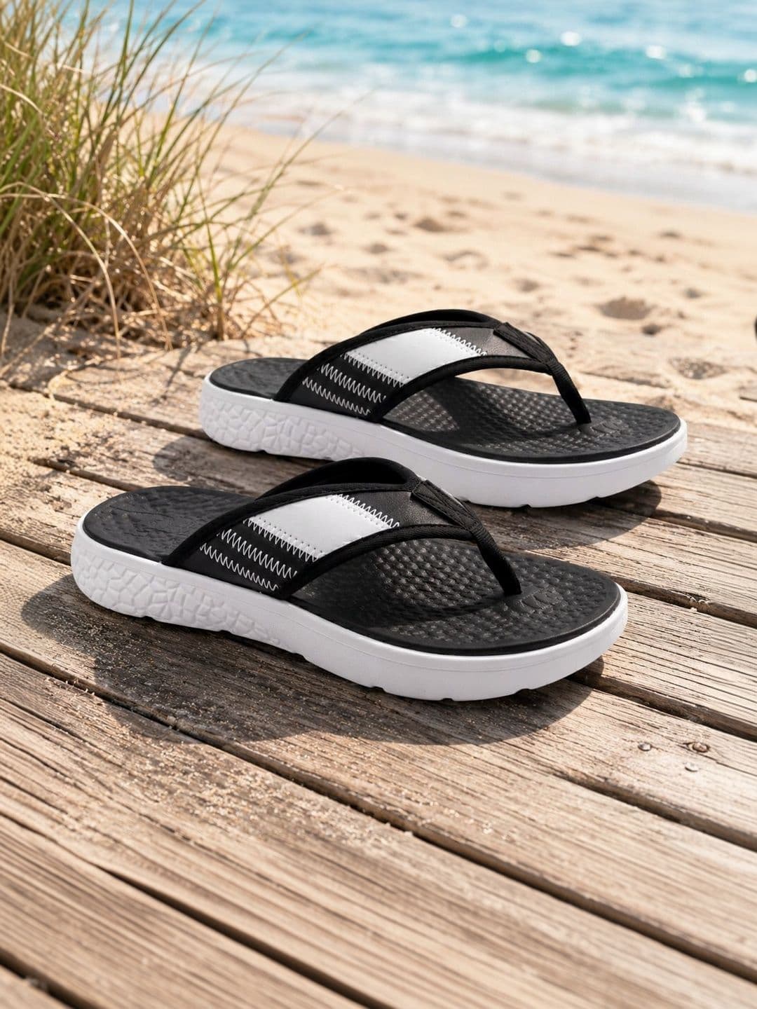 JOOTIYAPA Men Colourblocked Thong Flip-Flops - view 1