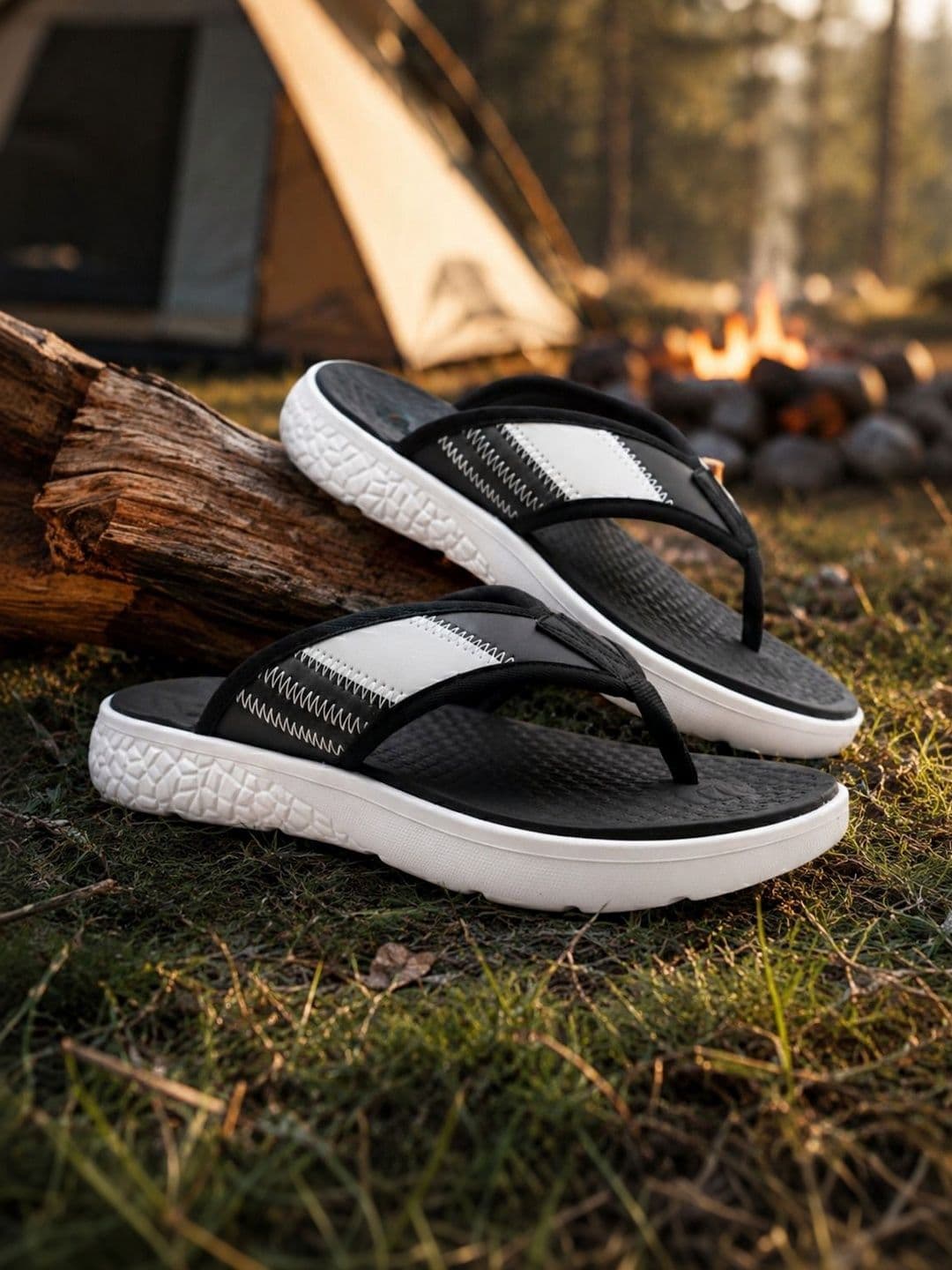 JOOTIYAPA Men Colourblocked Thong Flip-Flops - view 1