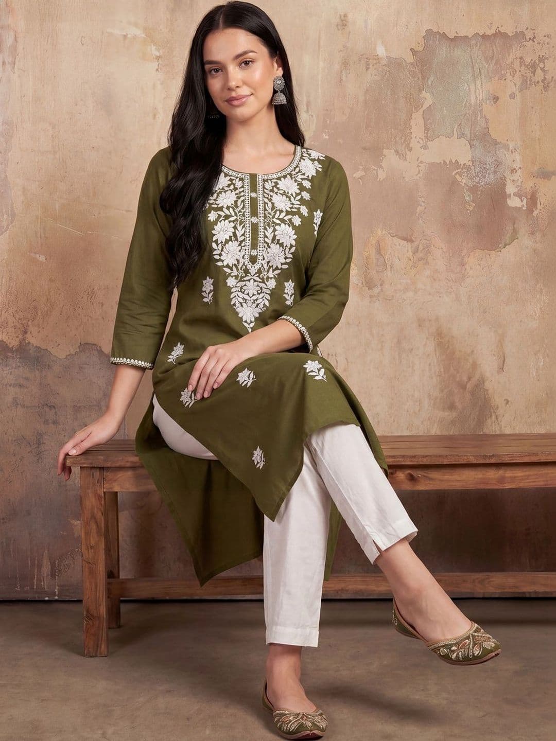 Indo Era Women Embroidered Thread Work Kurta - view 1