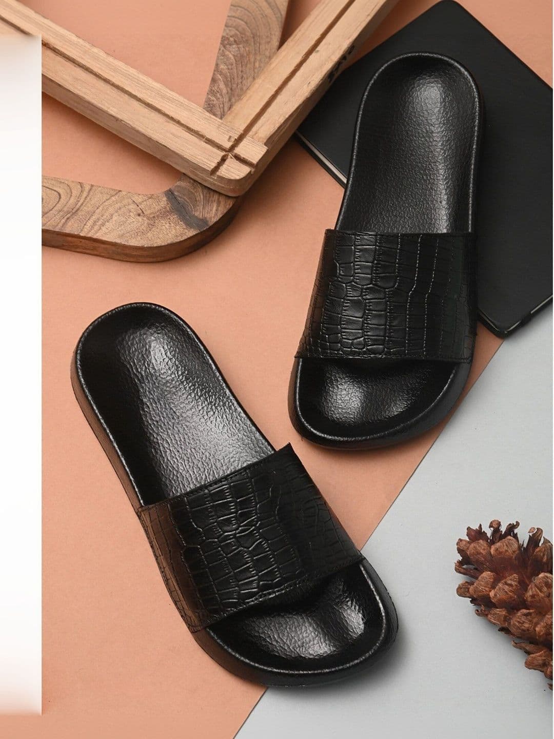 glitchez Men Textured Flip Flops - view 1